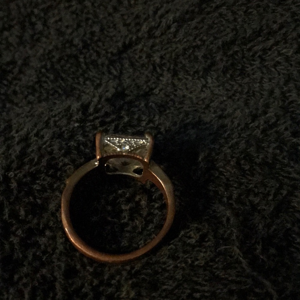 Rhinestone ring - Picture 3 of 3
